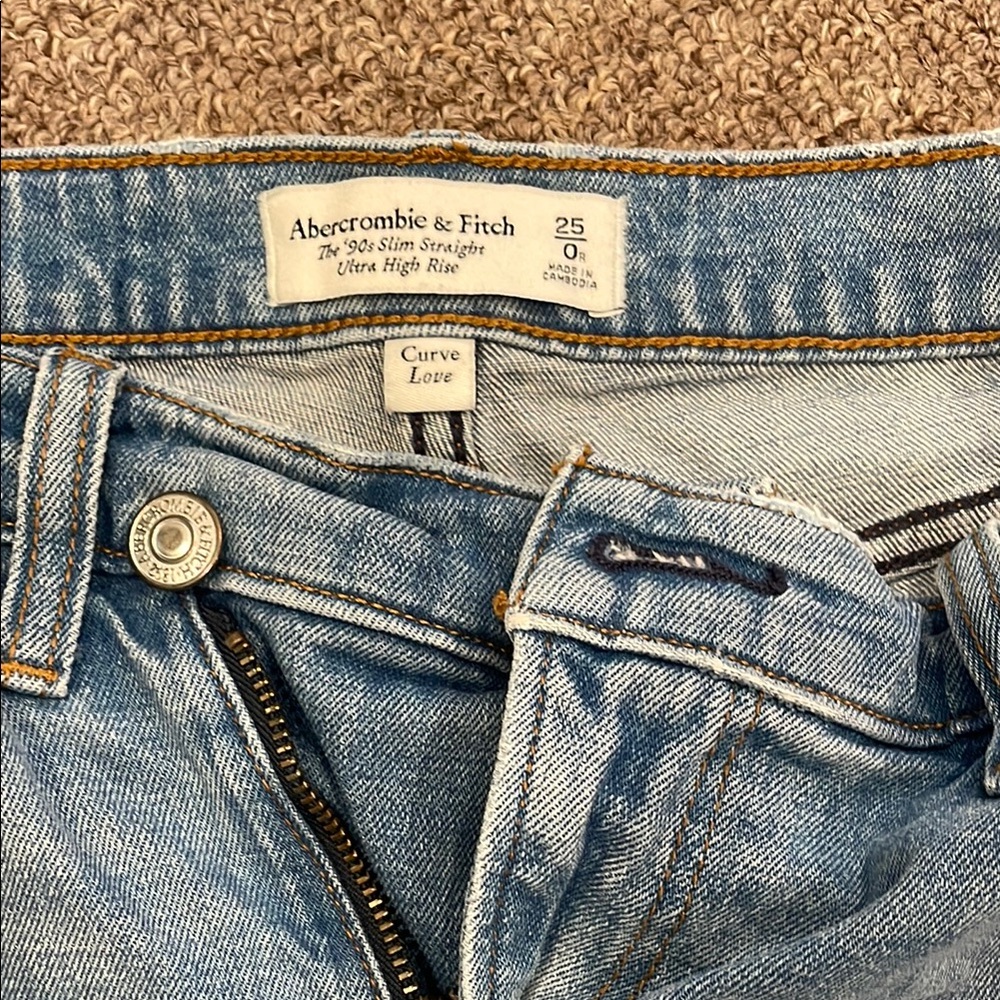 Abercrombie & Fitch The 90s Slim Straight Ultra High Rise - Picture 2 of 5